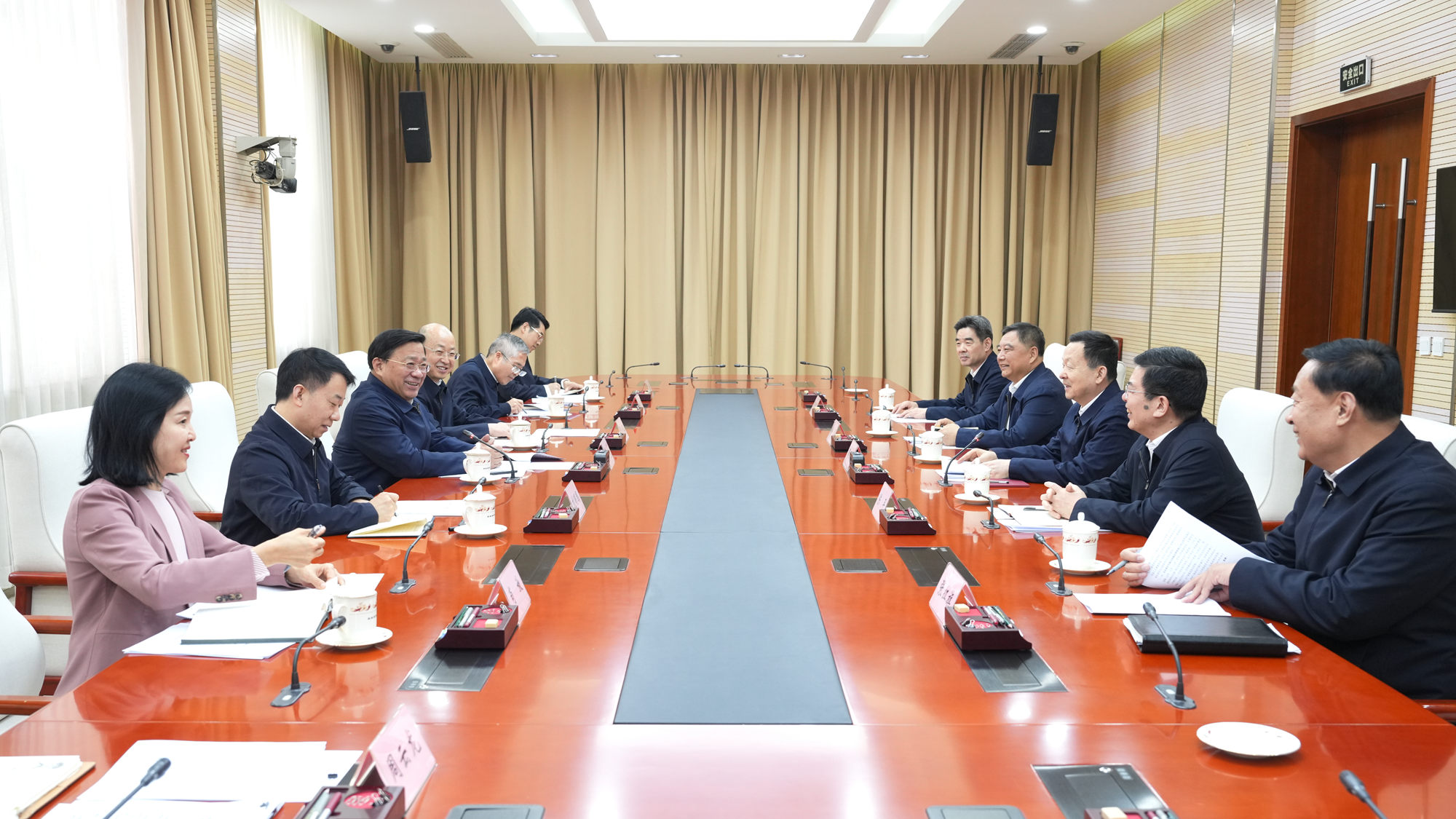 农业农村部与山东省政府举行工作会谈(图1) 农业农村部与山东省政府举行工作会谈(图1)